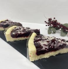 Vegánsky višňový koláč